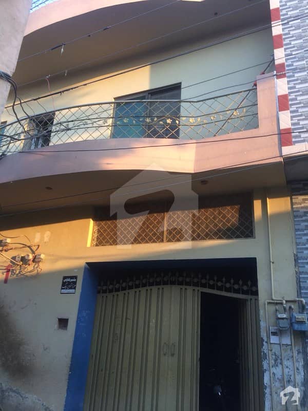 کاہنہ لاہور میں 11 کمروں کا 10 مرلہ مکان 1.25 کروڑ میں برائے فروخت۔