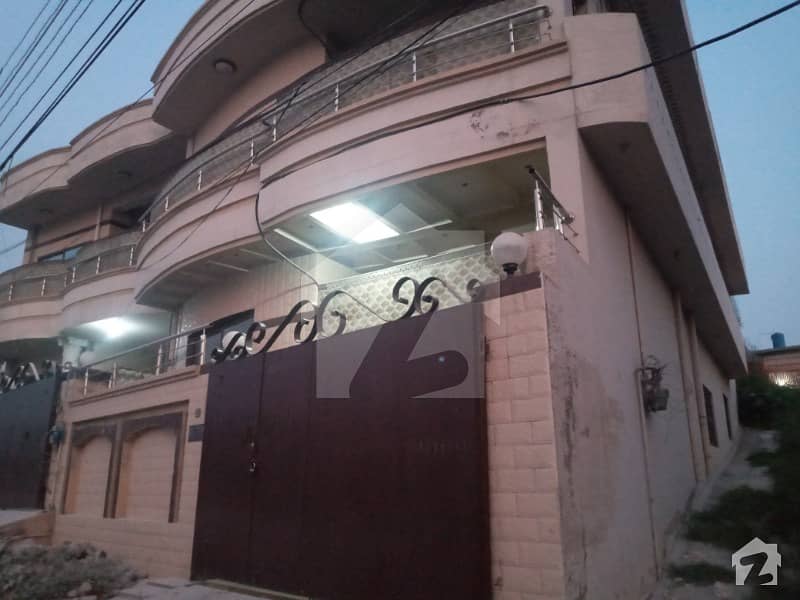 نیو لالہ زار راولپنڈی میں 4 کمروں کا 8 مرلہ مکان 40 ہزار میں کرایہ پر دستیاب ہے۔
