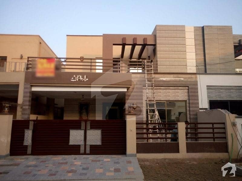10 Marla House In Central Divine Gardens For Sale