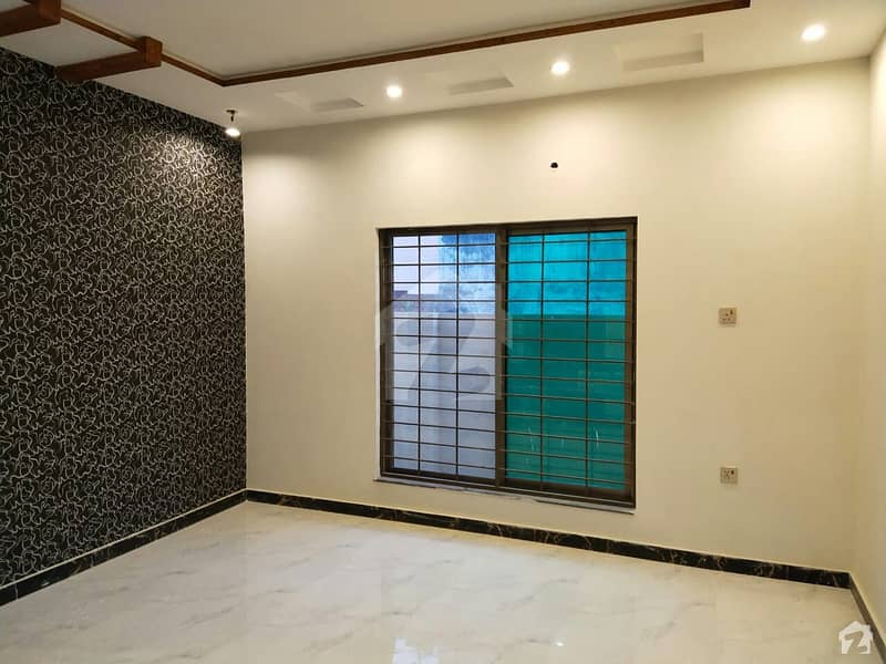 10 Marla House In Nasheman-e-Iqbal Is Available