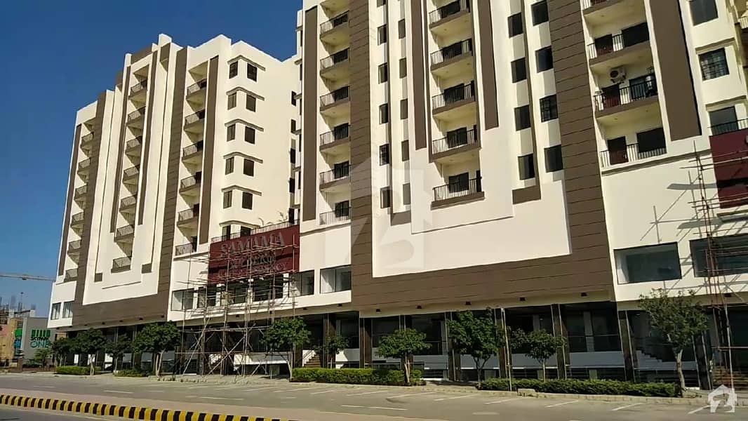 Gulberg 1150 Square Feet Flat Up For Rent