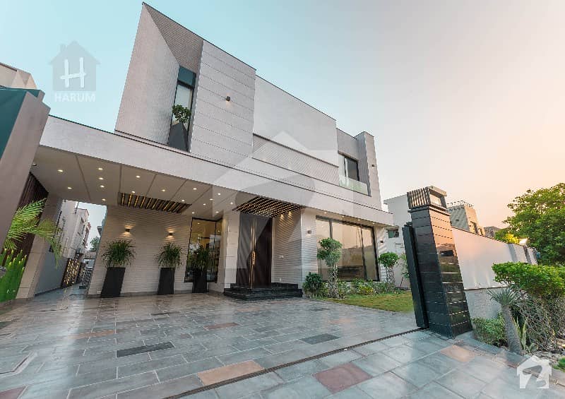 1 Kanal Modern And Classic Villa Located In State Life Phase 1