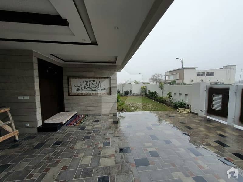 In DHA Defence House Sized 1 Kanal For Sale