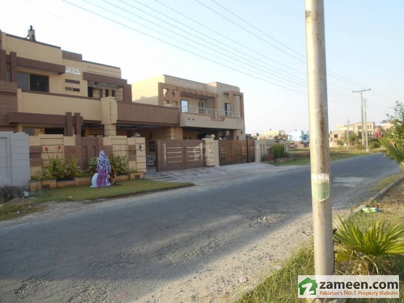 10 Marla Double Story House For Sale In Bahawalnagar - Model Town