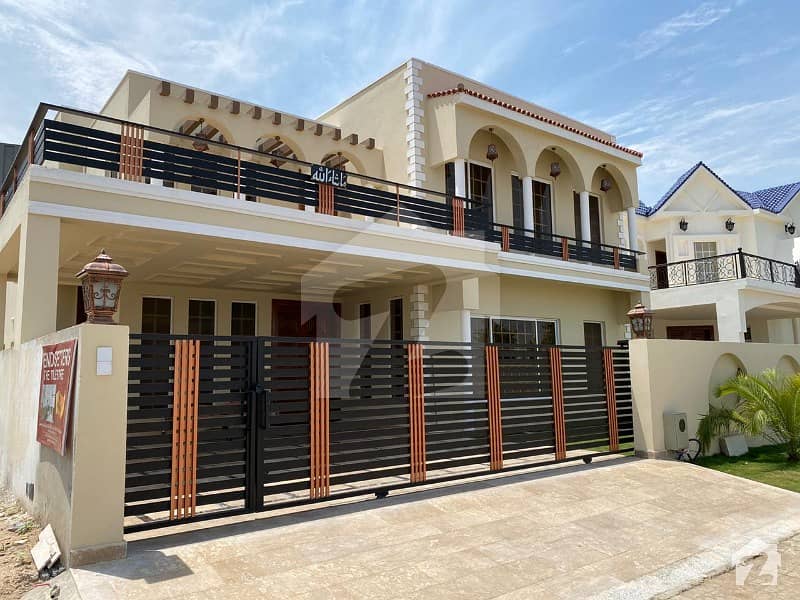 1 Kanal Galleria Designed House For Sale