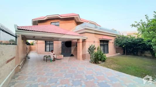 Fully Renovated One Kanal Slightly Use Bungalow On Prime Location Walking Distance Form Cc Park Fully Renovated One Kanal Slightly Use Bungalow On Prime Location Walking Distance Form Cc Park