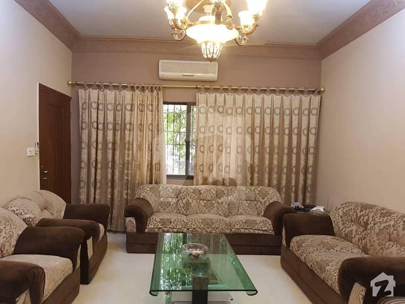 عابد ٹاؤن کراچی میں 7 کمروں کا 5 مرلہ مکان 2.8 کروڑ میں برائے فروخت۔