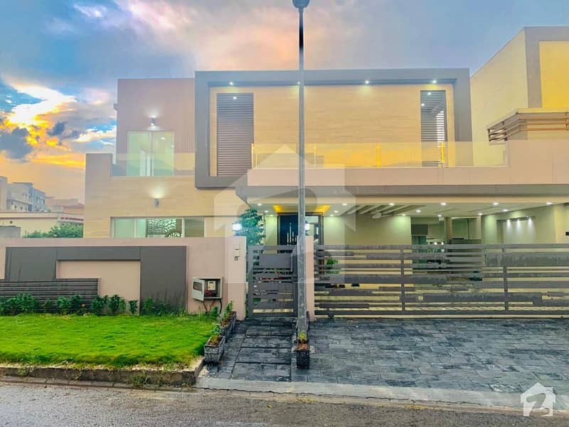 1 Kanal Brand New Luxury Designer House For Sale