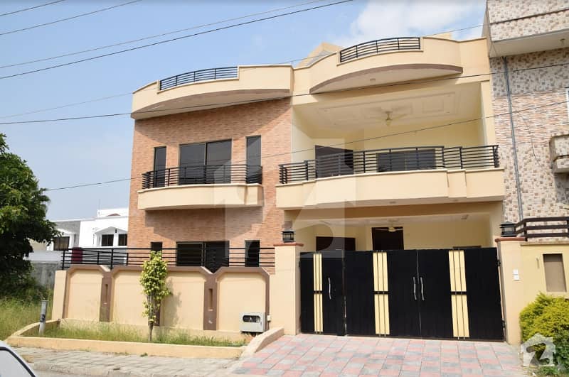 14 Marla Double Unit House Is Available For Sale