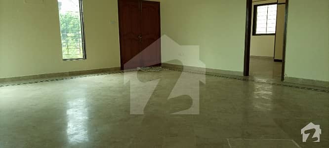 500 Yards 1st Floor Portion For Rent Prime Location Off Phase 6 Khayabane Ameer Khusro Near To Saba Evanue