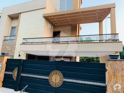 بحریہ ٹاؤن جینیپر بلاک بحریہ ٹاؤن سیکٹر سی بحریہ ٹاؤن لاہور میں 5 کمروں کا 10 مرلہ مکان 2.18 کروڑ میں برائے فروخت۔ بحریہ ٹاؤن جینیپر بلاک بحریہ ٹاؤن سیکٹر سی بحریہ ٹاؤن لاہور میں 5 کمروں کا 10 مرلہ مکان 2.18 کروڑ میں برائے فروخت۔