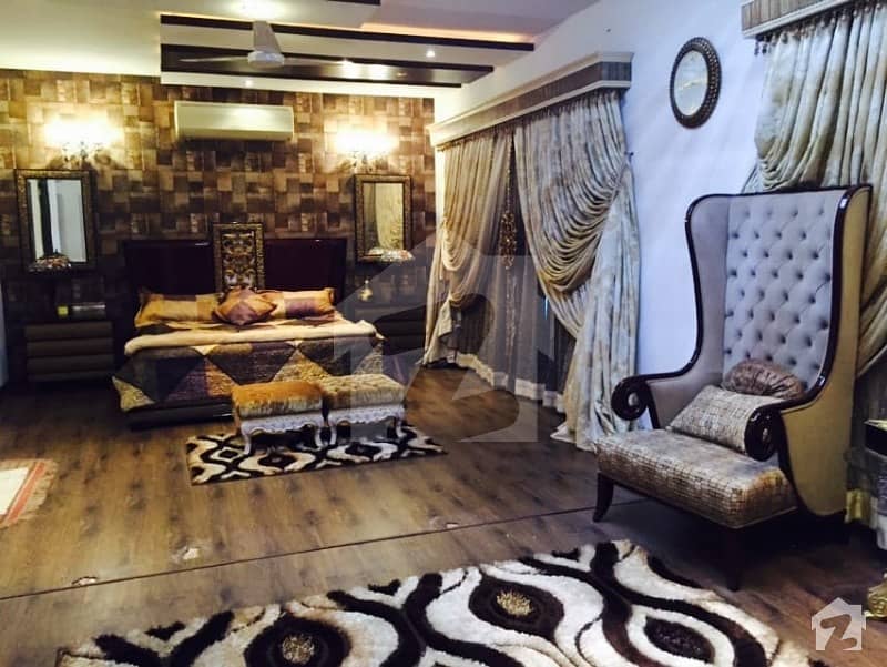ڈی ایچ اے فیز 4 ڈیفنس (ڈی ایچ اے) لاہور میں 5 کمروں کا 1 کنال مکان 2.35 لاکھ میں کرایہ پر دستیاب ہے۔