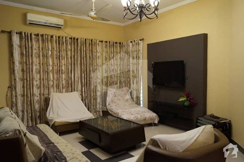 ڈی ایچ اے فیز 1 ڈیفنس (ڈی ایچ اے) لاہور میں 5 کمروں کا 1 کنال مکان 1.65 لاکھ میں کرایہ پر دستیاب ہے۔