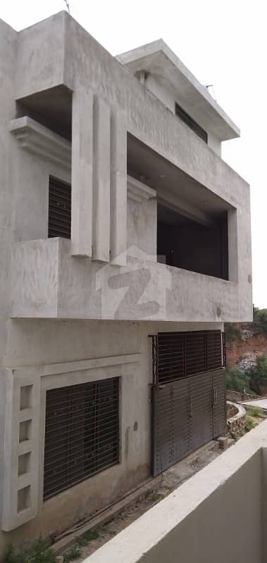 گلستان کالونی راولپنڈی میں 4 کمروں کا 5 مرلہ مکان 96 لاکھ میں برائے فروخت۔