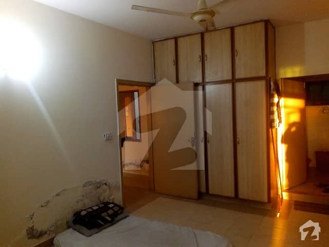 ماڈل ٹاؤن ۔ بلاک ایم ماڈل ٹاؤن لاہور میں 2 کمروں کا 5 مرلہ فلیٹ 28 ہزار میں کرایہ پر دستیاب ہے۔