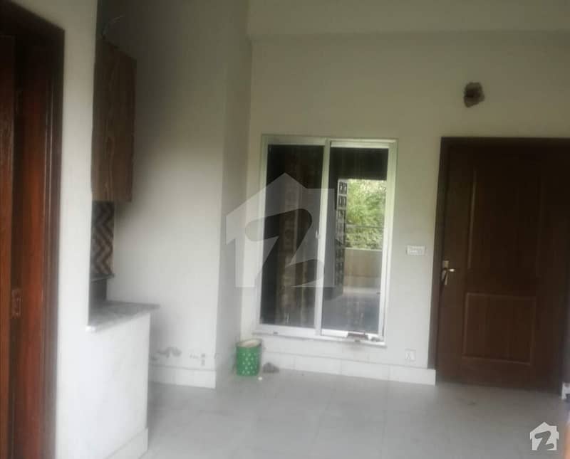365 Square Feet Room In Raiwind Road For Rent