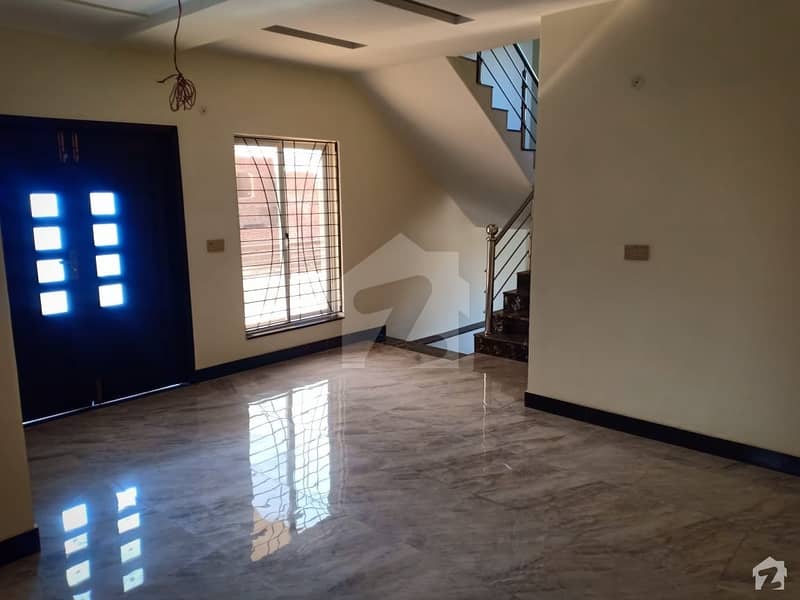 سوساں روڈ فیصل آباد میں 2 کمروں کا 6 مرلہ مکان 25 ہزار میں کرایہ پر دستیاب ہے۔