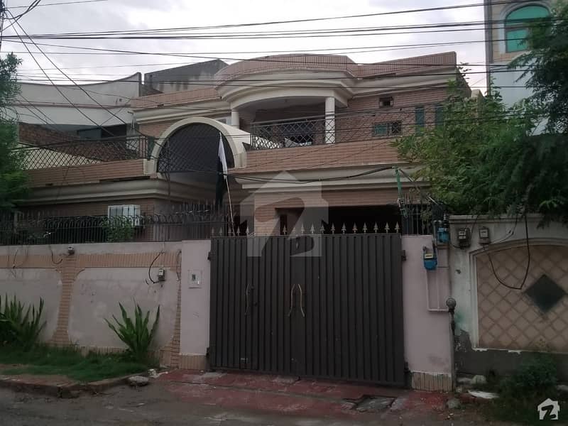 10 Marla House For Sale In Beautiful Khayaban-e-Sadiq