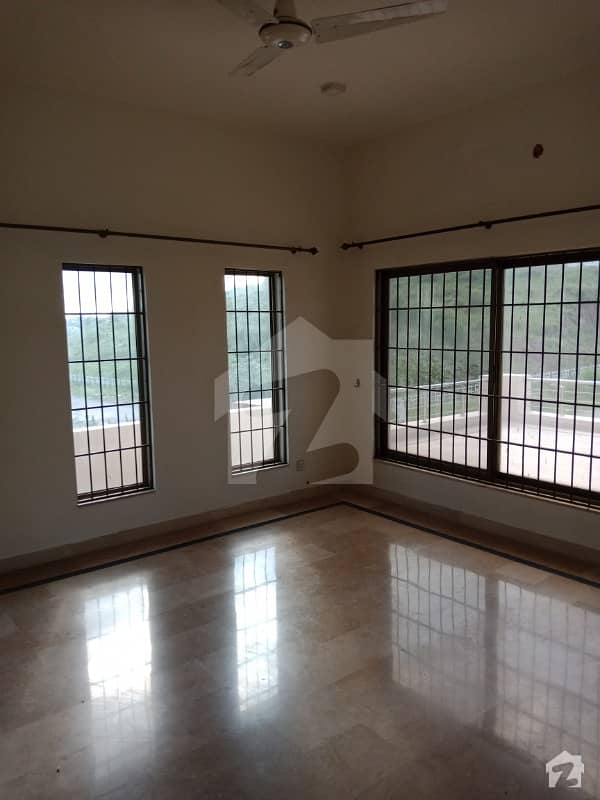 1 Kanal Beautiful Corner  Upper Portion For Rent