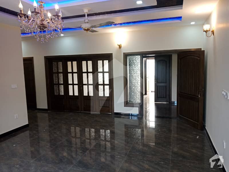Beautiful Brand New Ground Portion For Rent
