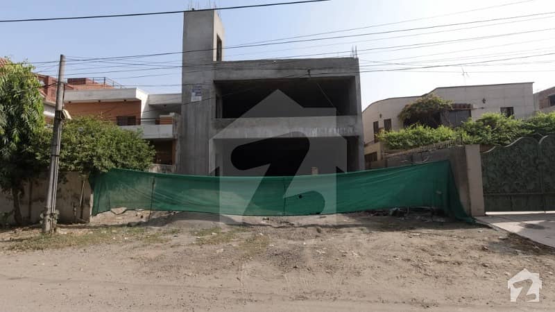 Johar Town 1 Kanal Life Time Commercial Pad Building For  Sale