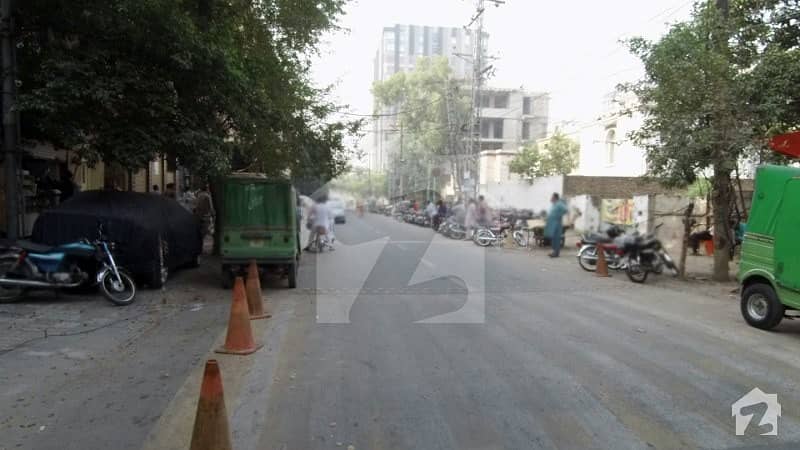 عبدالی روڈ لاہور میں 8.28 کنال کمرشل پلاٹ 1.08 ارب میں برائے فروخت۔