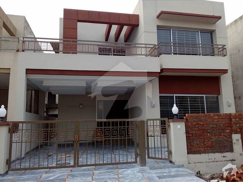 10 Marla Used House For Sale In Bahria Town Phase 8 Sector H 2 Years Old
