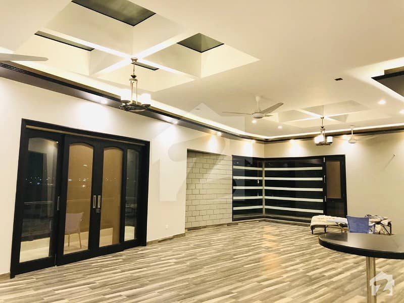 ڈی ایچ اے ڈیفینس کراچی میں 6 کمروں کا 2 کنال مکان 27 کروڑ میں برائے فروخت۔