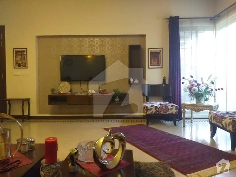 ڈی ایچ اے فیز 6 ڈیفنس (ڈی ایچ اے) لاہور میں 5 کمروں کا 1 کنال مکان 5.5 کروڑ میں برائے فروخت۔