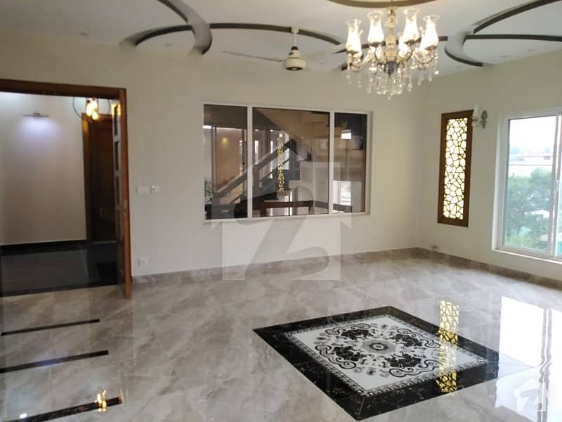 8 Bedrooms One Kanal House For Sale In Bahria Town Phase 3