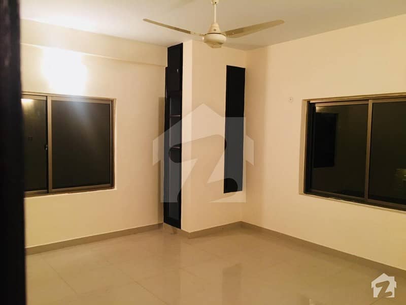 2700  Square Feet Flat For Sale In D. H. A