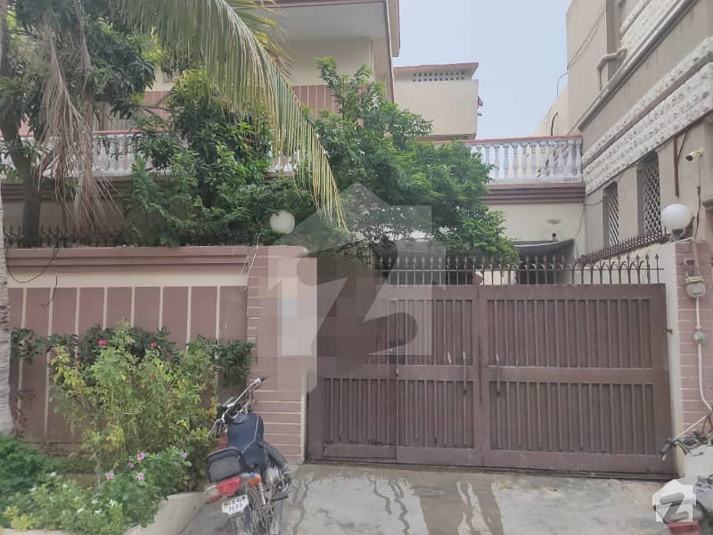 گلستانِِ جوہر ۔ بلاک 2 گلستانِ جوہر کراچی میں 6 کمروں کا 16 مرلہ مکان 4.5 کروڑ میں برائے فروخت۔
