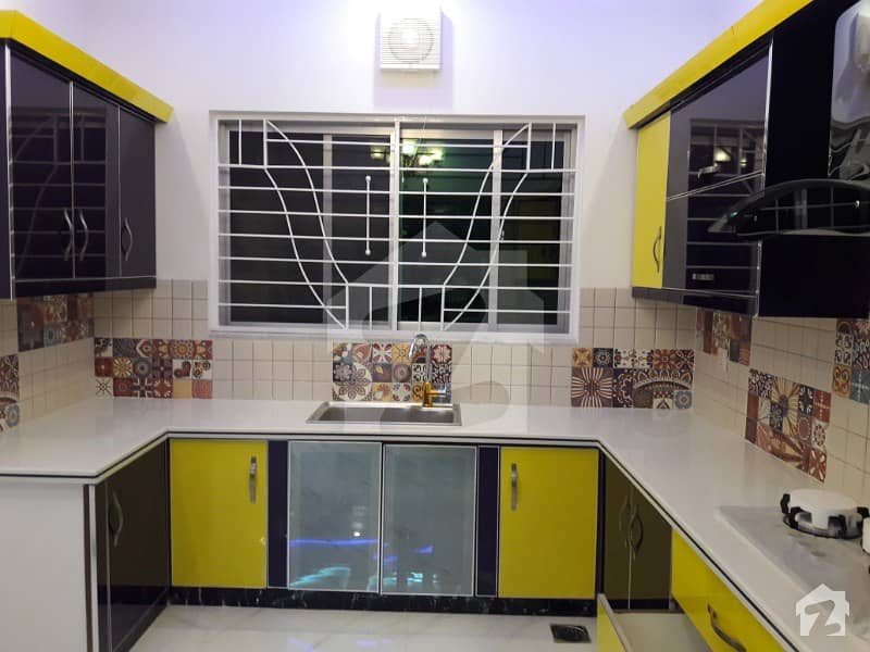 1 Kanal First Entry Brand New Upper Portion For Rent