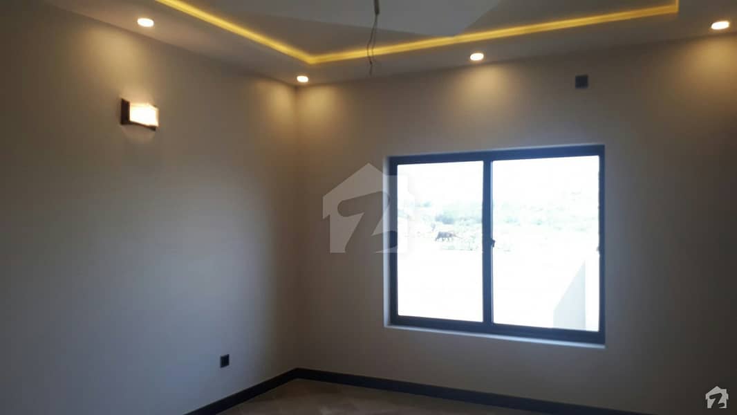 4 Marla House Ideally Situated In D-12