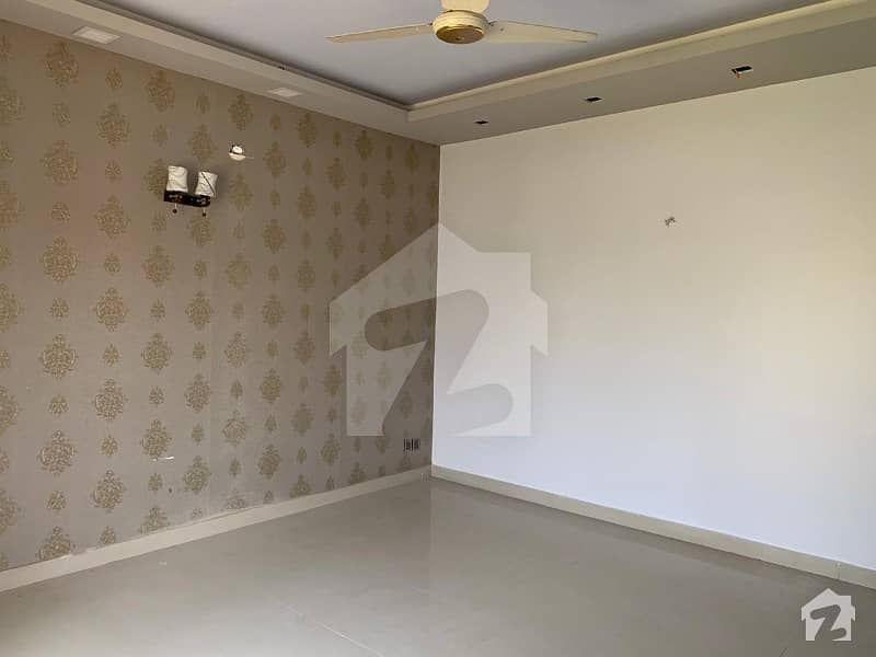 Dha Phase Viii 300 Yards Duplex Bungalow 5bedroom Tile Flooring For Sale