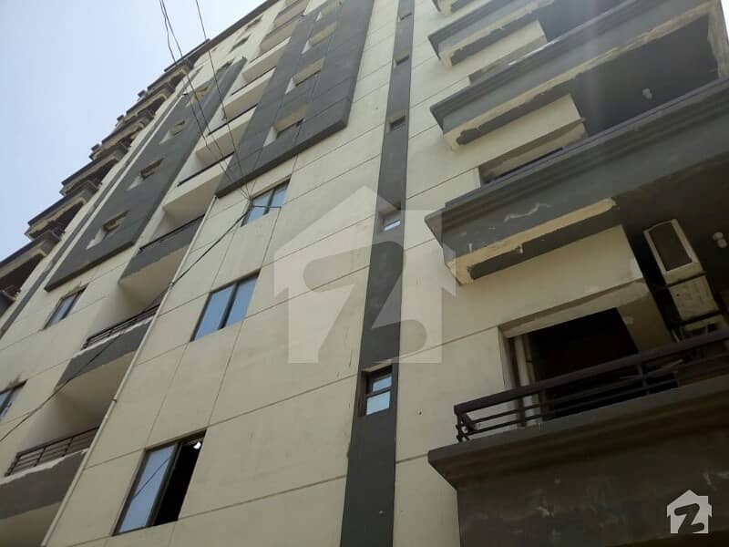 نارتھ ناظم آباد کراچی میں 2 کمروں کا 4 مرلہ فلیٹ 85 لاکھ میں برائے فروخت۔