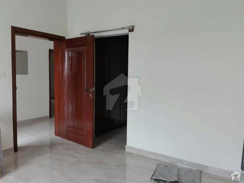 نیشنل پولیس فاؤنڈیشن او ۔ 9 اسلام آباد میں 2 کمروں کا 10 مرلہ زیریں پورشن 28 ہزار میں کرایہ پر دستیاب ہے۔