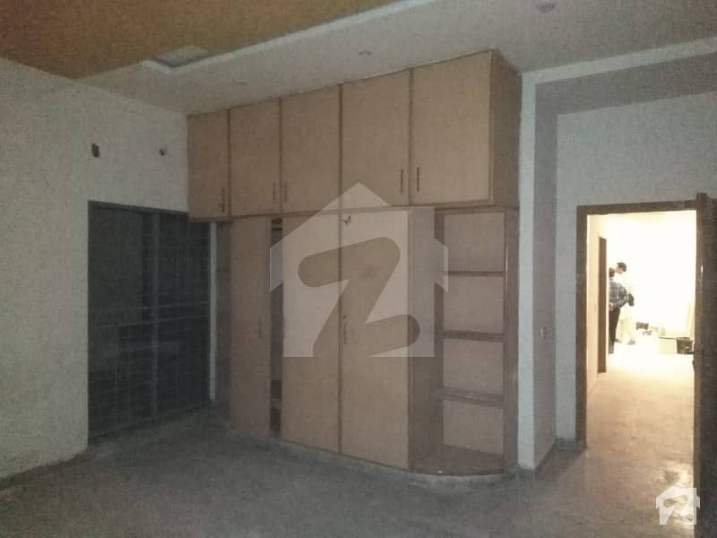 2250  Square Feet Lower Portion In Guldasht Town For Rent