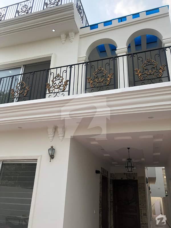 Al Habib Property Offers 10 Marla  Beautiful House For Sale In Model Town Block C Lahore