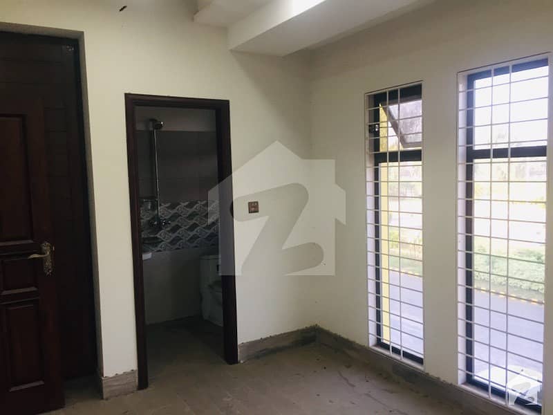 Non Furnished Apartment For Rent