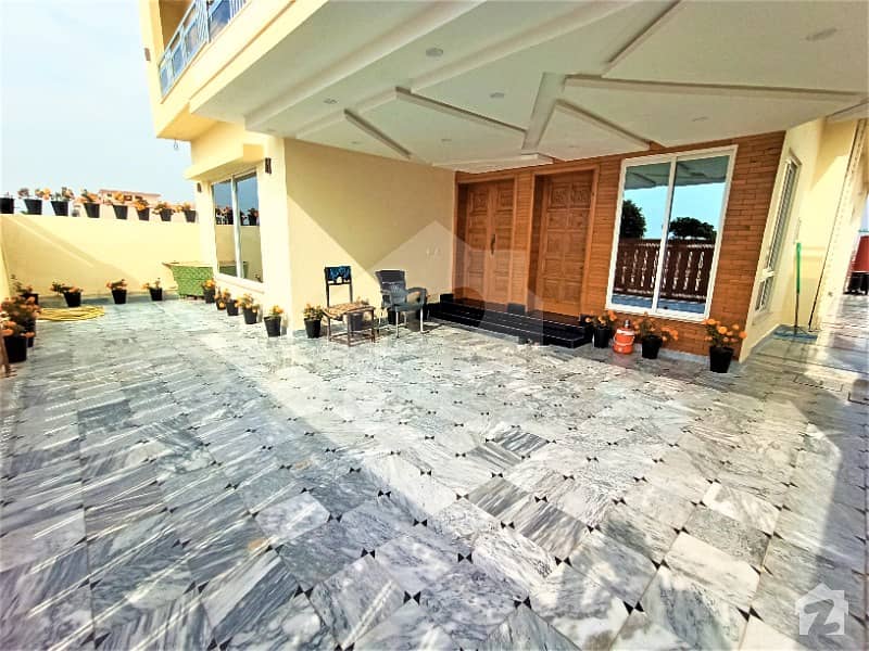 بحریہ ٹاؤن فیز 8 بحریہ ٹاؤن راولپنڈی راولپنڈی میں 5 کمروں کا 10 مرلہ مکان 2.5 کروڑ میں برائے فروخت۔