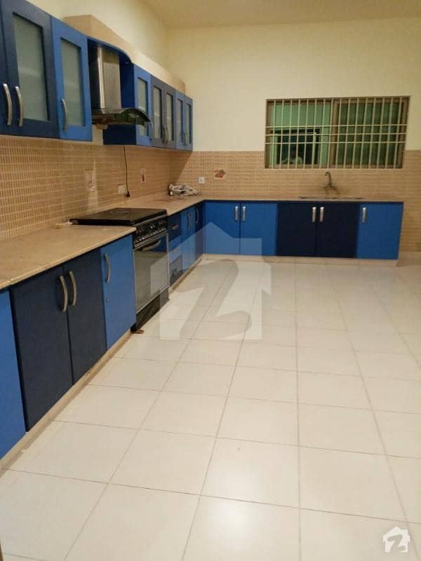 Portion Is Available For Rent Dha Phase 8 Ground Flor 500 Sq Yards 3 Bedroom