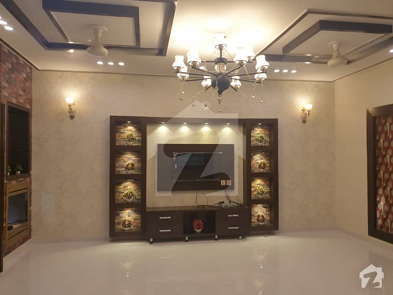 Rafi Block 10 Marla Beautiful House For Sale In Bahria Town Lahore