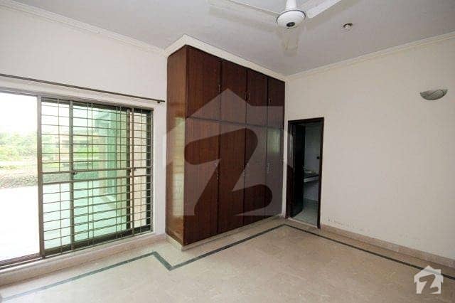 1 Kanal Upper Portion with Separate Gate for Rent in Phase 6