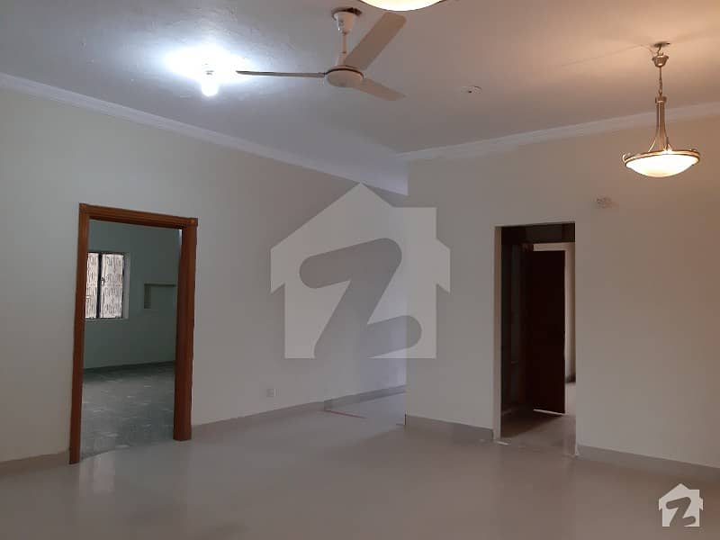 F112 Triple Storey House For Sale Good Location Near Park Size 444 Sy All Most New House