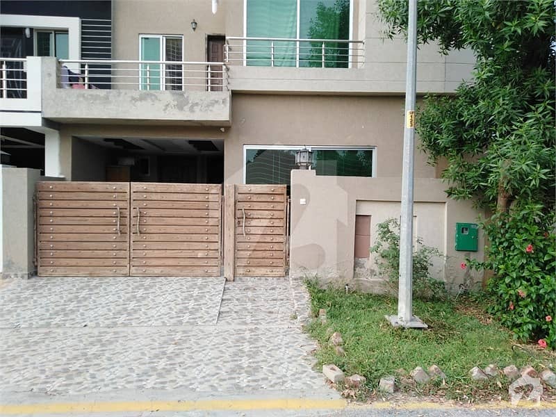 House Is Available For Sale In Bahria Nasheman