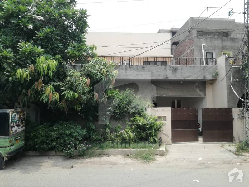 10 Marla House Hottest Property In Town At Birdwood Road Lahore