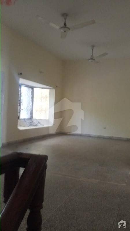 2500  Square Feet House In G-6 For Rent