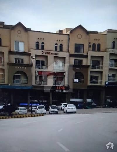 1 Bed Flat One Side Room 1 Bath Open Kitchen 1 Bed Flat One Side Room 1 Bath Open Kitchen