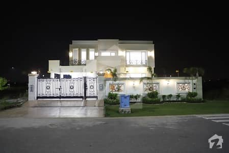 ڈی ایچ اے فیز 8 - بلاک وی فیز 8 ڈیفنس (ڈی ایچ اے) لاہور میں 4 کمروں کا 1 کنال مکان 5.5 کروڑ میں برائے فروخت۔ ڈی ایچ اے فیز 8 - بلاک وی فیز 8 ڈیفنس (ڈی ایچ اے) لاہور میں 4 کمروں کا 1 کنال مکان 5.5 کروڑ میں برائے فروخت۔